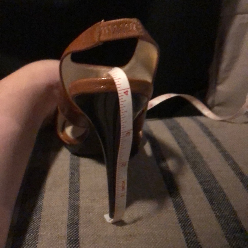 Michael Kors caramel coloured leather heels 4in - Picture 4 of 5